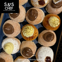 Load image into Gallery viewer, Entertainers Catering Pack - Assorted 15 Doughnut  Box