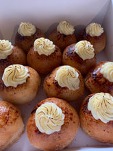 Load image into Gallery viewer, Crème brûlée Custard Doughnut -